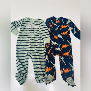 Bandle 4 Footed sleeper 2 Carter’s Pajamas 6-9months
2 Footed sleeper 6M Hurley